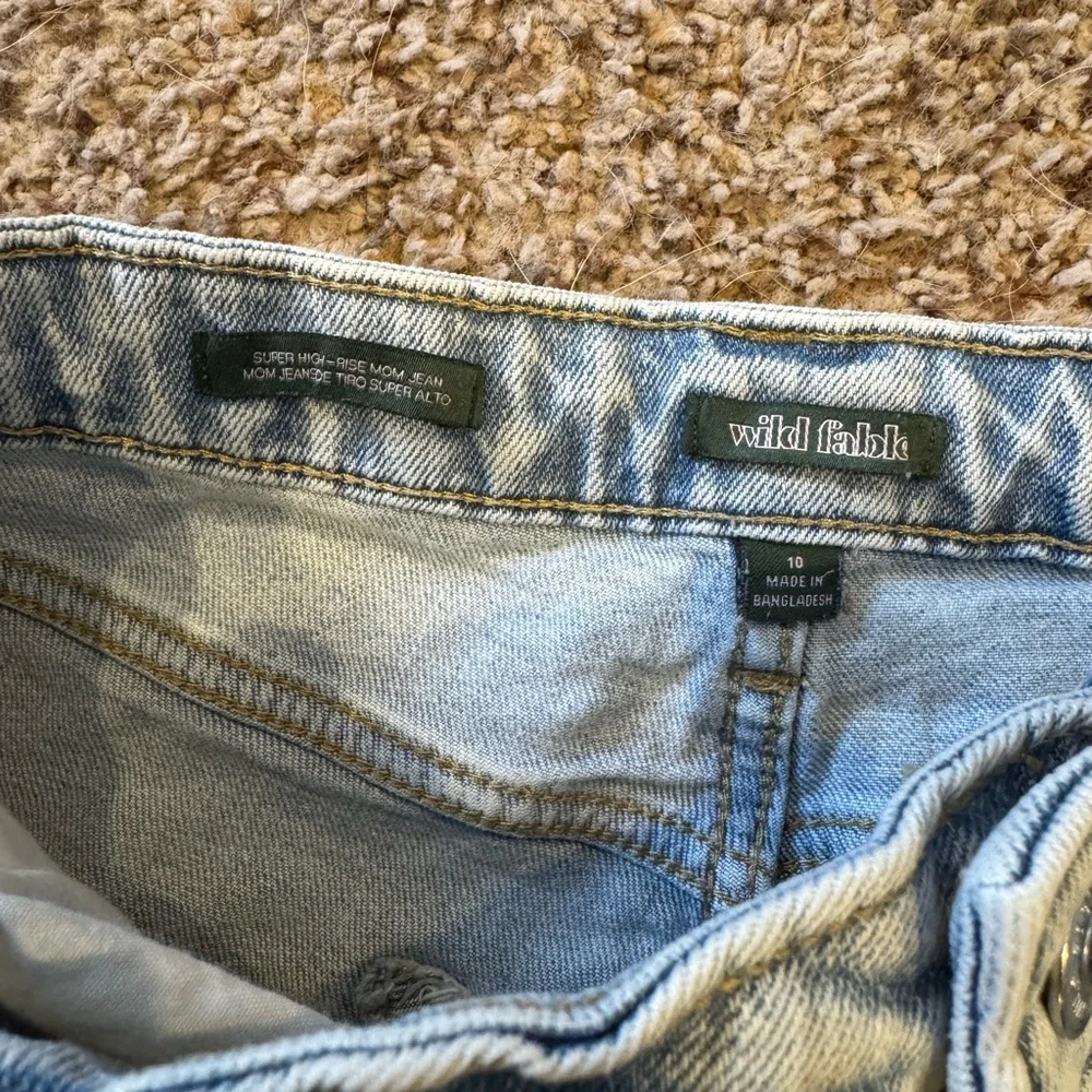 ✨ Wild Fable Super High Rise Mom Jeans – Size 10 ✨ - Picture 3 of 4